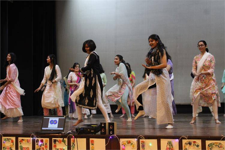 Sadhu Vaswani International School For Girls 15