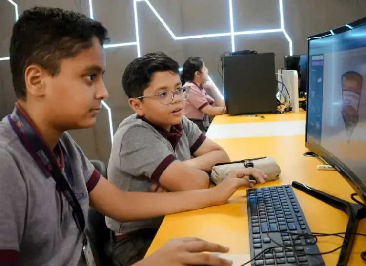 Children learning through technology at MRIS Sector 46, Gurgaon
